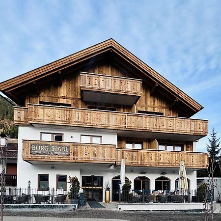 Burgstadl Aparthotel & Restaurant Ладис Экстерьер фото